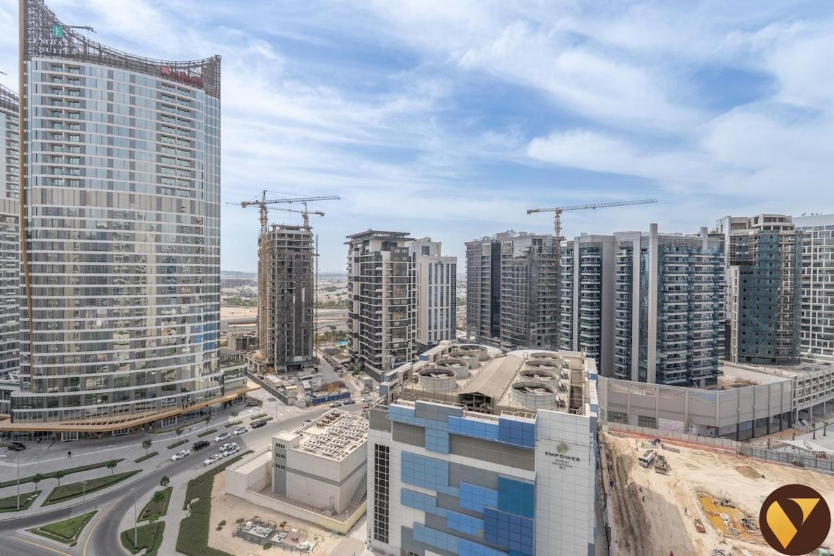 Apartment Vogue Brand-new, Canal View From The Bedroom And Huge Balcony, Business Bay Dubai