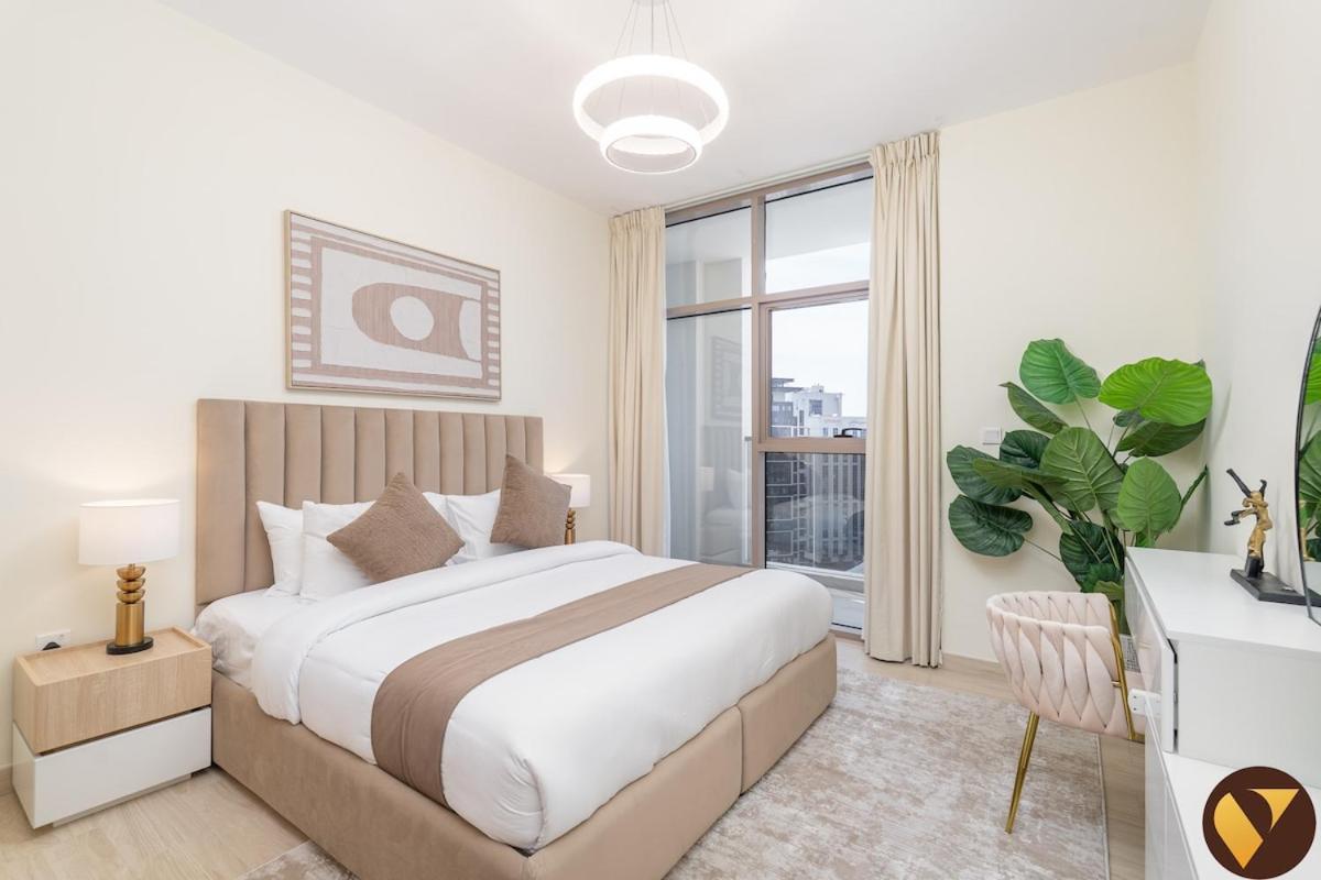 Apartment Vogue Brand-new, Canal View From The Bedroom And Huge Balcony, Business Bay