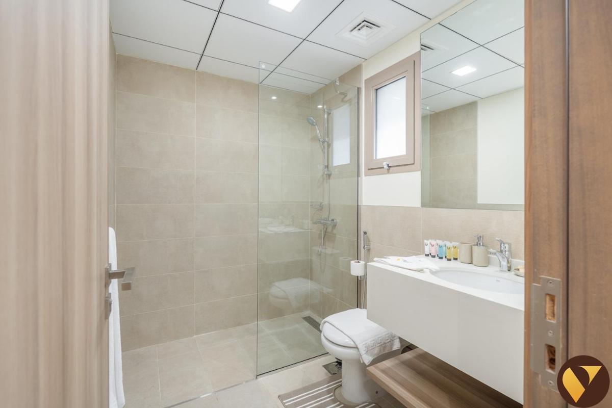 Apartment Vogue Brand-new, Canal View From The Bedroom And Huge Balcony, Business Bay Dubai