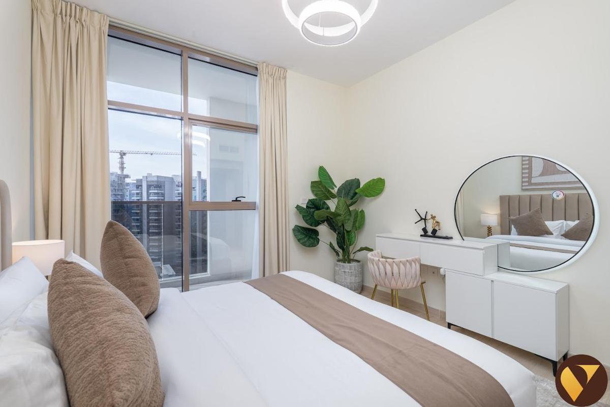 Vogue Brand-new, Canal View From The Bedroom And Huge Balcony, Business Bay Apartment *