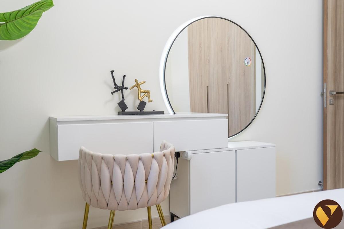 Apartment Vogue Brand-new, Canal View From The Bedroom And Huge Balcony, Business Bay